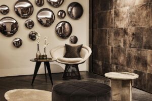 Luxe interieur met Fuoriluogo Bubbels wanddecoratie en Dami Luxury Interior bijzettafels - Bestel nú op dmlxry.com